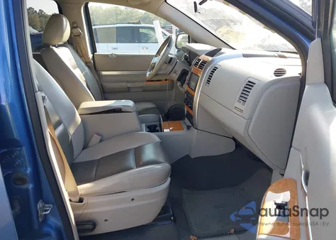 2008 Chrysler Aspen Limited из США, поврежденный, VIN 1A8HW58N48F151097